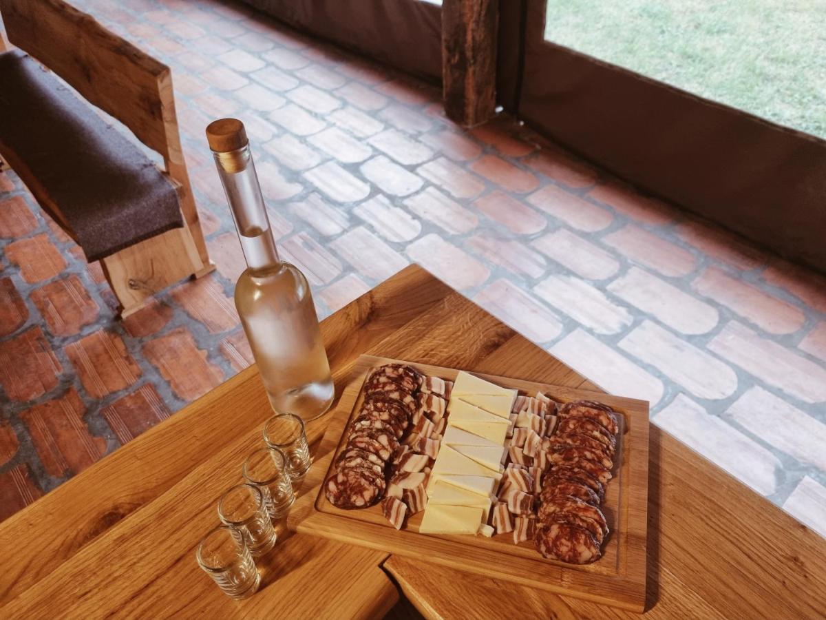 Ruralna Kuca Za Odmor Kablarovo Brdo Guest House Krnjak Ngoại thất bức ảnh