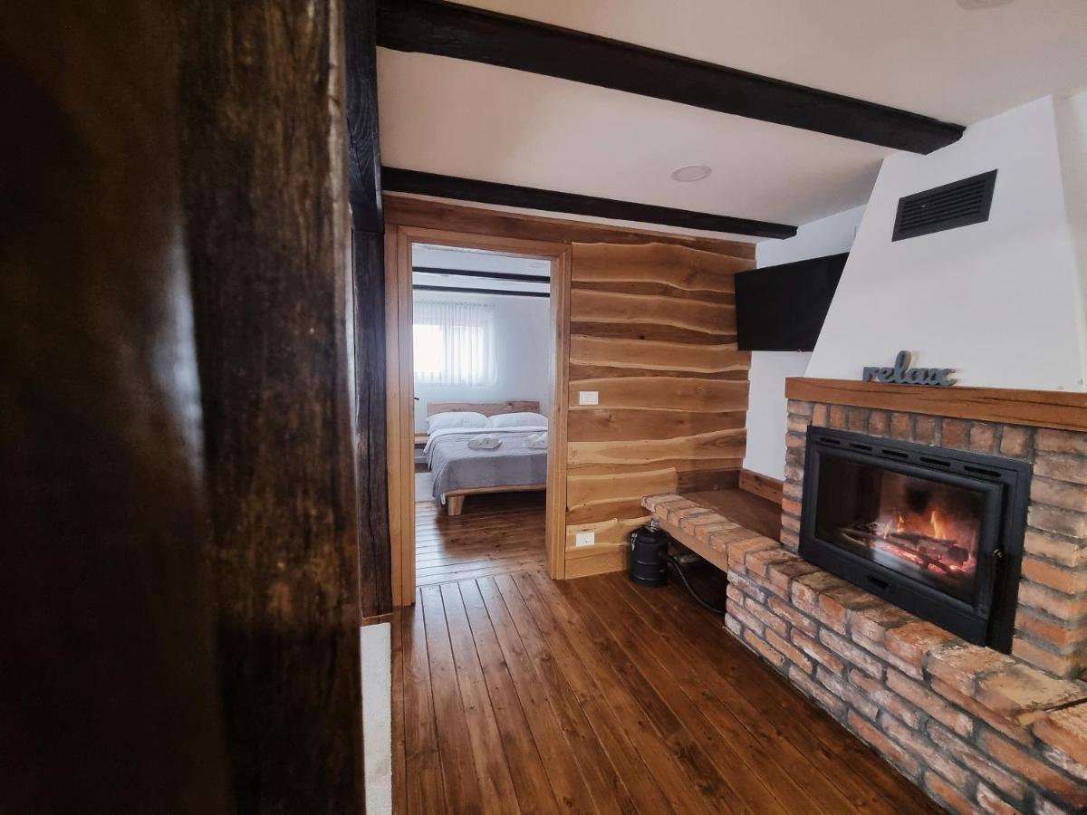 Ruralna Kuca Za Odmor Kablarovo Brdo Guest House Krnjak Ngoại thất bức ảnh
